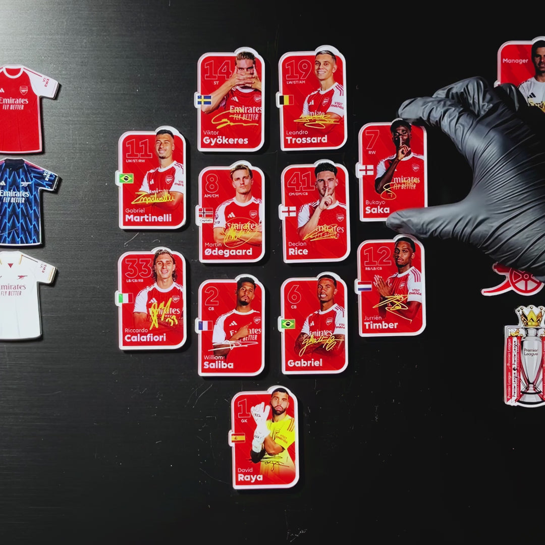 Campo Eleven football player cards arranged into a starting eleven